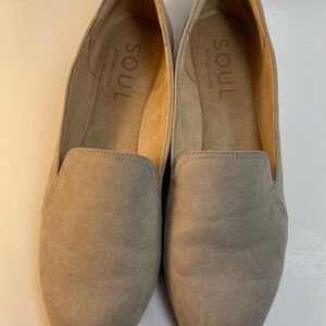 SOUL Naturalizer Tan Flats Minimalist Slip-On Design